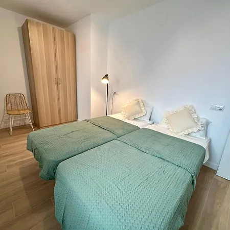 Atico Con Solarium Y Bbq Cerca Del Centro 6 Pax * Malaga